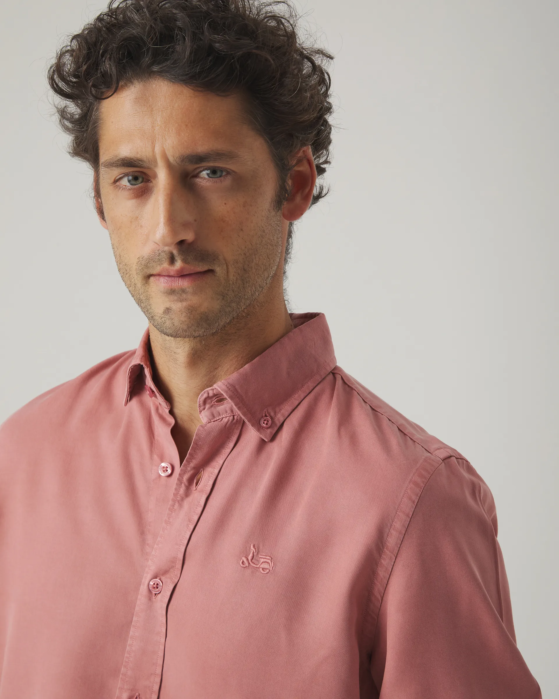 Camisa forest tencel burdeos - Image 3